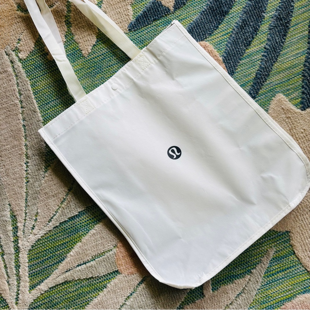 🍋 LULULEMON Shopping Tote